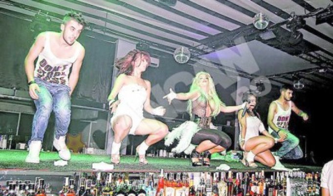 Anda Adam a cântat pentru chelneri, într-un club din Mamaia